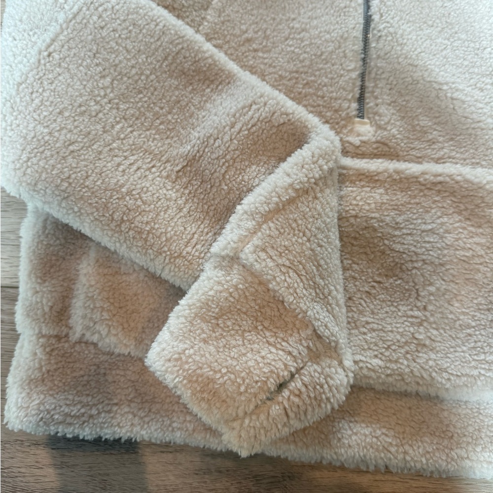 Lululemon Sherpa Hoodie - Picture 4 of 7